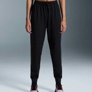 On Running Studio Joggers, Black, Size Large